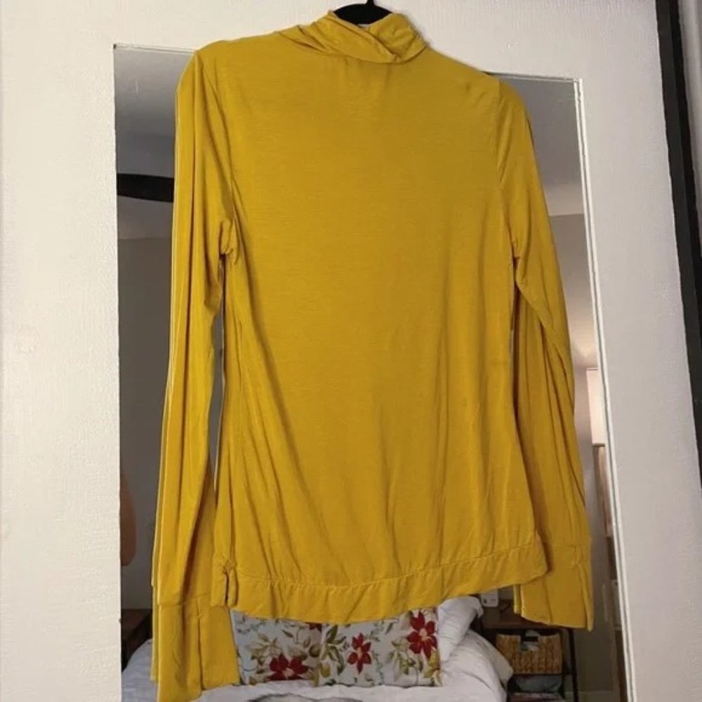 ADAY overhead longsleeve turtleneck in mustard yellow | size S